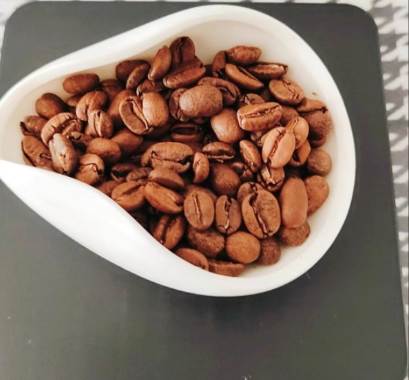 ໂຄ ລໍາ ເບຍ ລ້າງ ເມັດ ກາ ເຟ ໃນ ລະດູ ຮ້ອນ